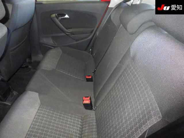 VOLKSWAGEN POLO 2016