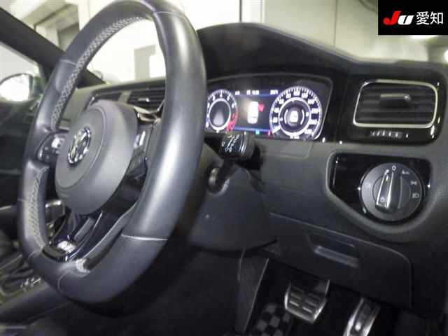 VOLKSWAGEN GOLF 2017