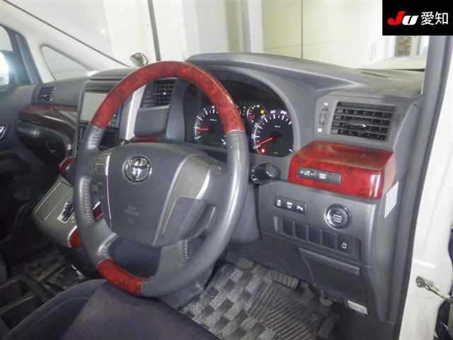 TOYOTA VELLFIRE 2008