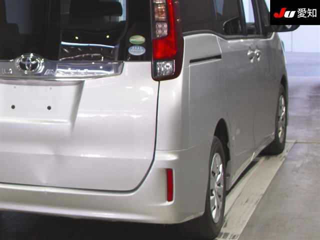 TOYOTA NOAH 2014