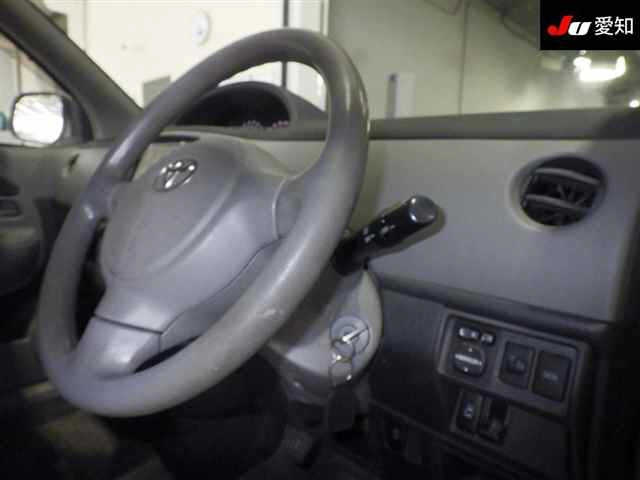 TOYOTA SIENTA 2009