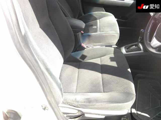TOYOTA COROLLA AXIO 2013