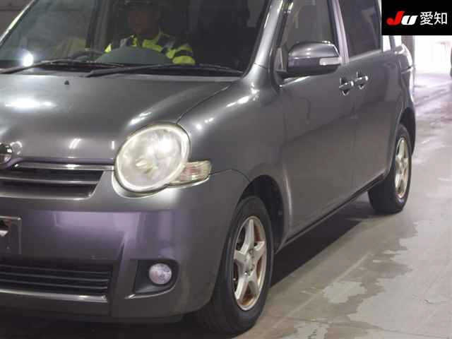 TOYOTA SIENTA 2009
