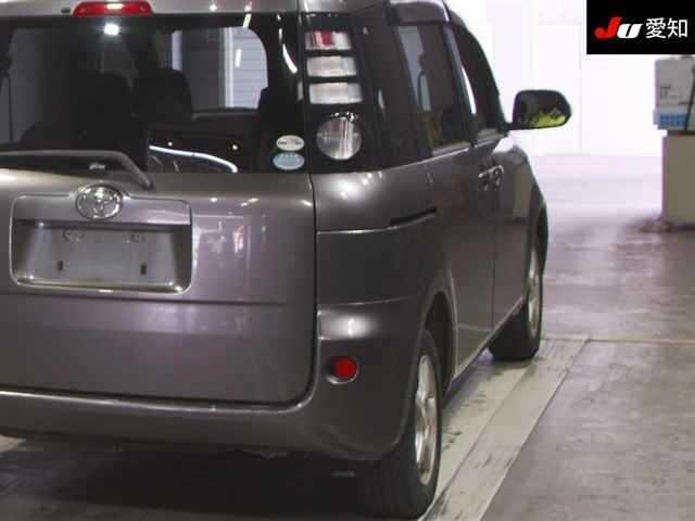 TOYOTA SIENTA 2009
