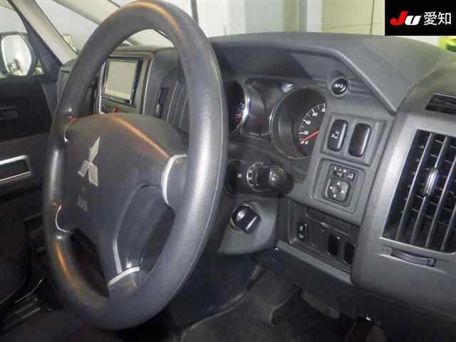 MITSUBISHI DELICA D5 2013