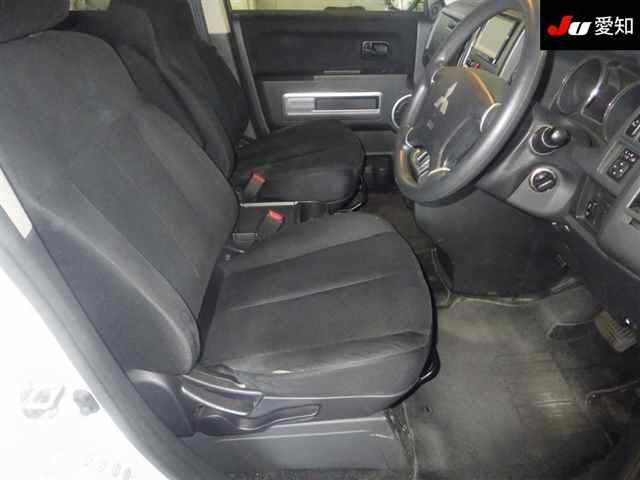 MITSUBISHI DELICA D5 2013