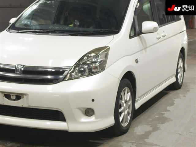 TOYOTA ISIS 2008