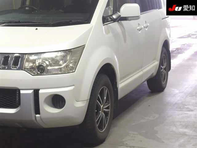 MITSUBISHI DELICA D5 2013