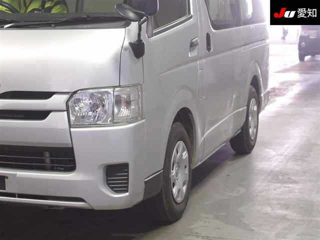 TOYOTA HIACE VAN 2016