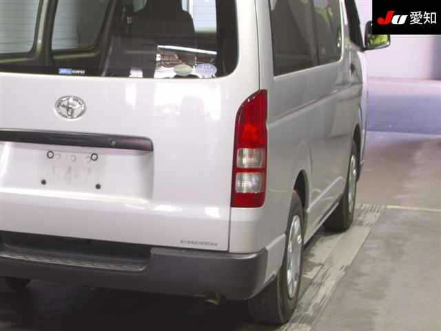 TOYOTA HIACE VAN 2016