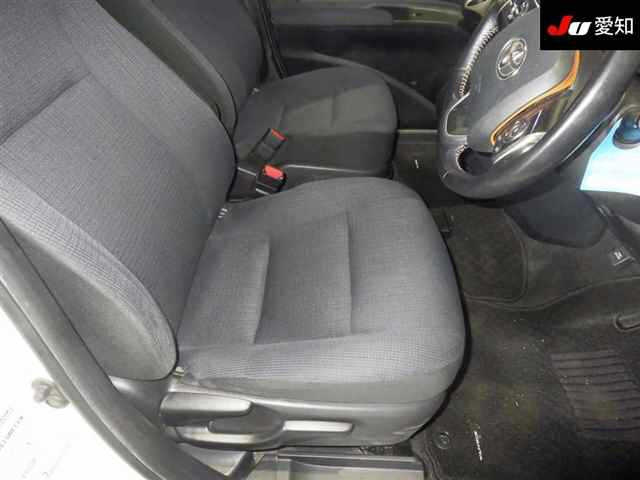 TOYOTA SIENTA 2016