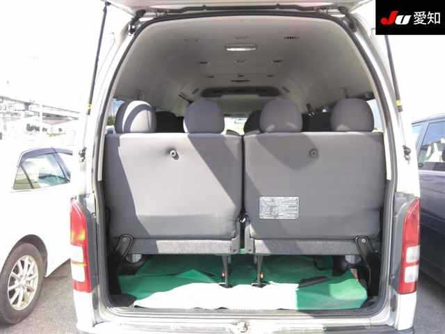 TOYOTA HIACE 2012
