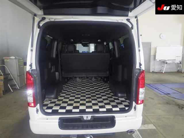 TOYOTA HIACE VAN 2019