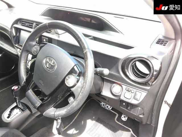 TOYOTA AQUA 2015