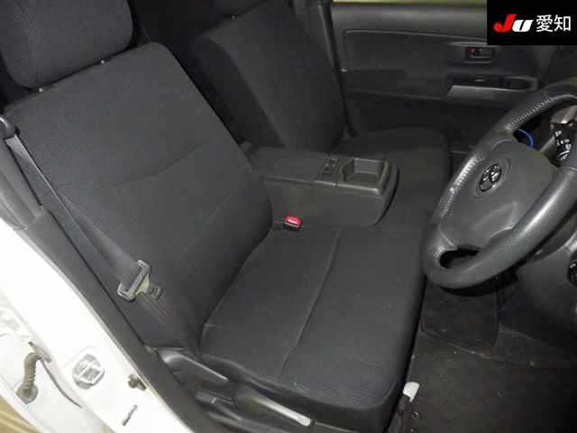 TOYOTA BB 2010