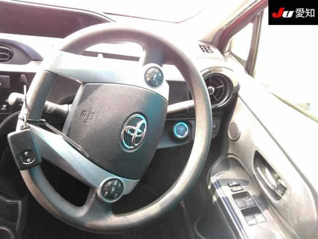 TOYOTA AQUA 2016