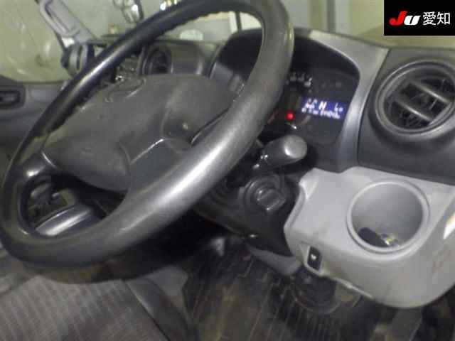 HINO DUTRO 2017