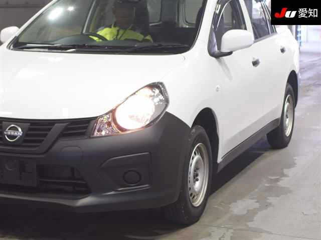 NISSAN AD 2022
