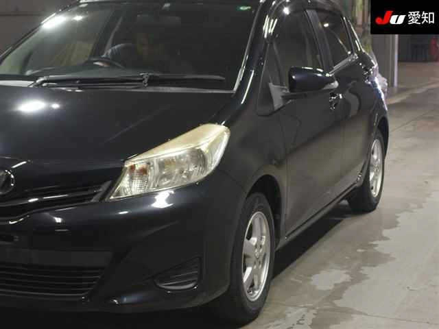 TOYOTA VITZ 2011