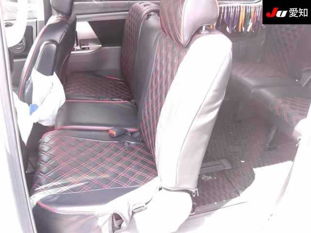 TOYOTA NOAH 2008