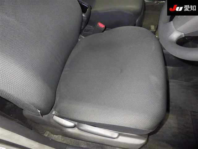 TOYOTA VITZ 2010