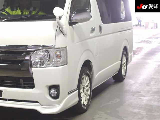 TOYOTA HIACE VAN 2020