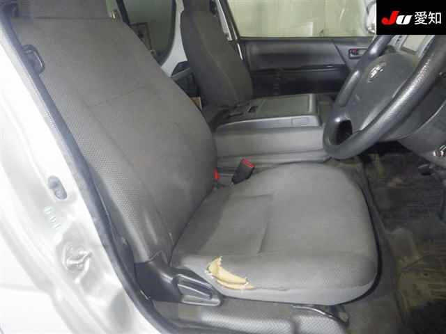 TOYOTA HIACE VAN 2011