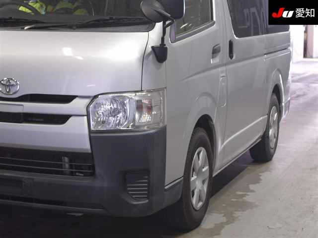 TOYOTA HIACE VAN 2018