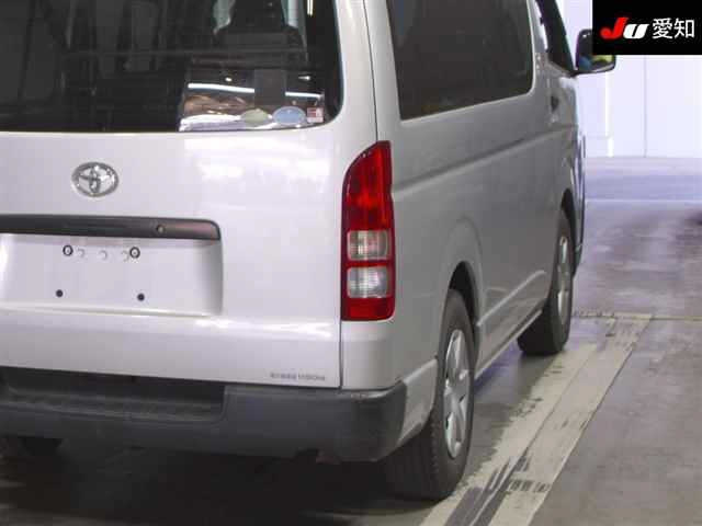 TOYOTA HIACE VAN 2018