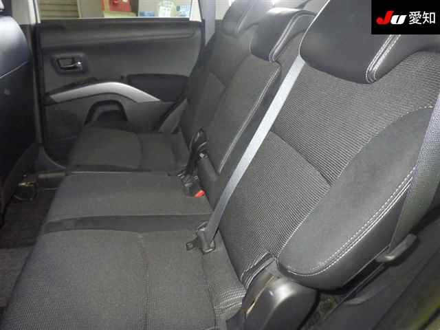 MITSUBISHI OUTLANDER 2010