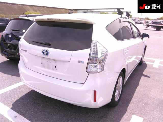 TOYOTA PRIUS ALPHA 2012