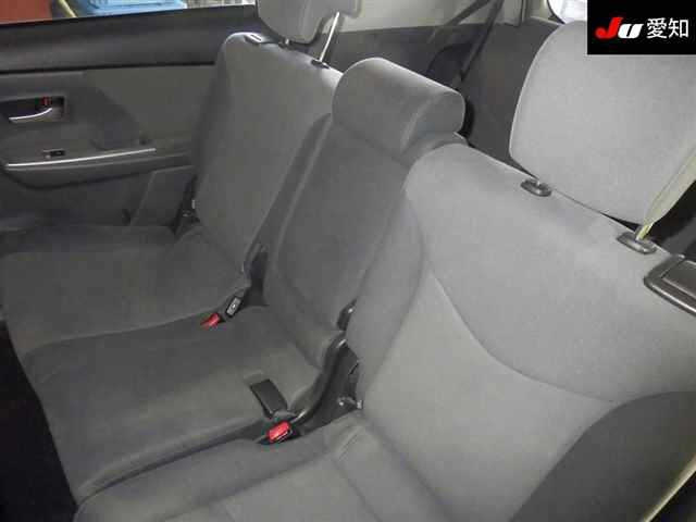 TOYOTA PRIUS ALPHA 2014