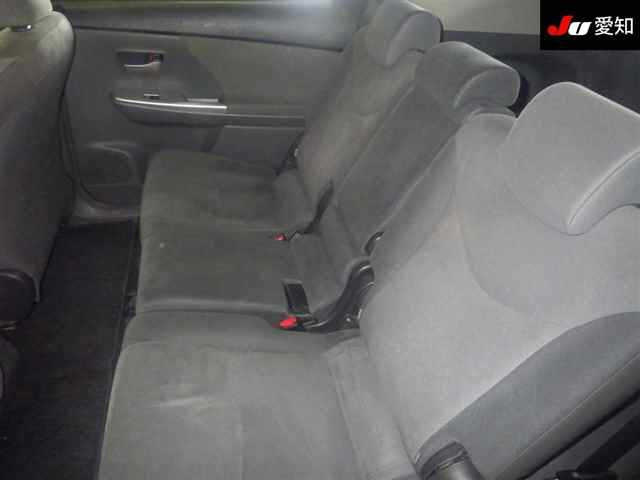 TOYOTA PRIUS ALPHA 2012