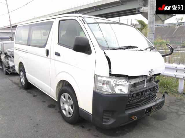 TOYOTA HIACE VAN 2021