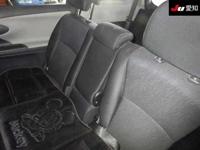 TOYOTA WISH 2010