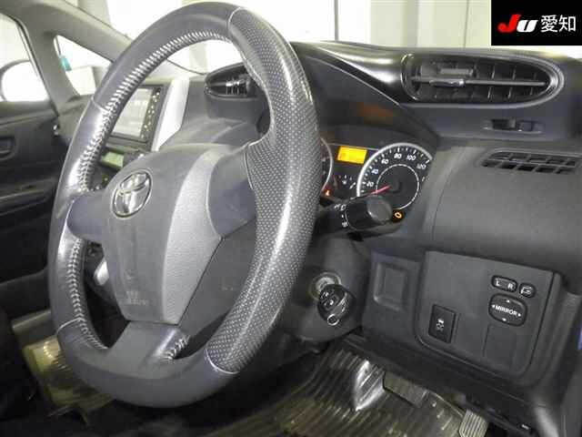 TOYOTA WISH 2010