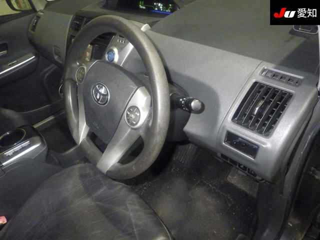 TOYOTA PRIUS ALPHA 2012