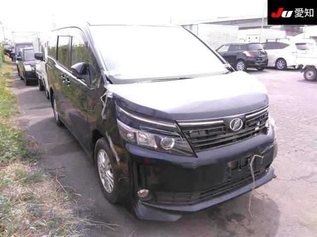 TOYOTA VOXY 2014