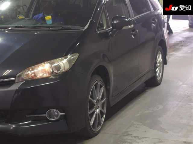 TOYOTA WISH 2012