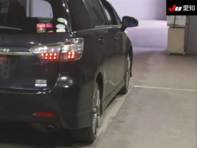 TOYOTA WISH 2012