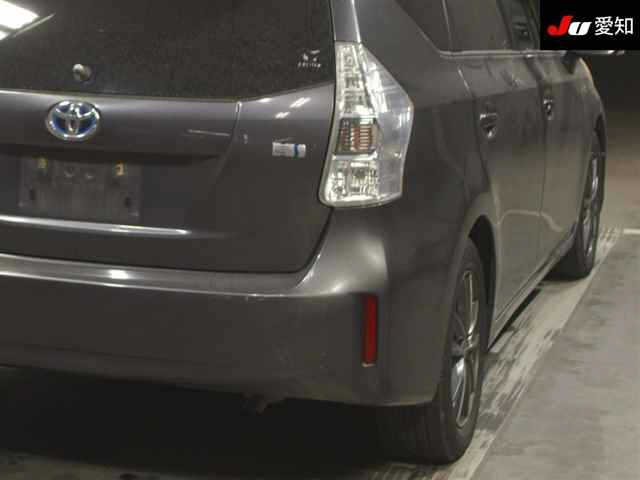 TOYOTA PRIUS ALPHA 2012