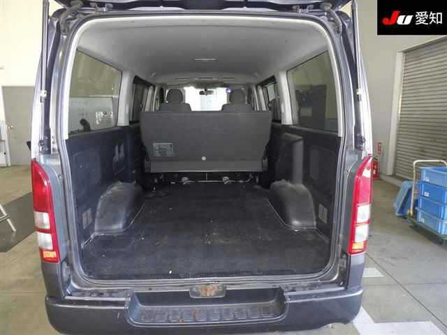 TOYOTA HIACE VAN 2011