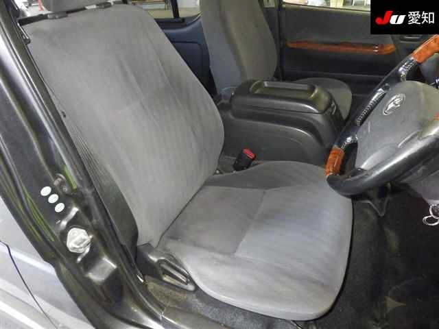 TOYOTA HIACE VAN 2011