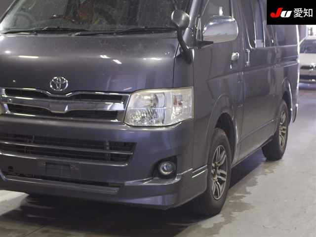 TOYOTA HIACE VAN 2011