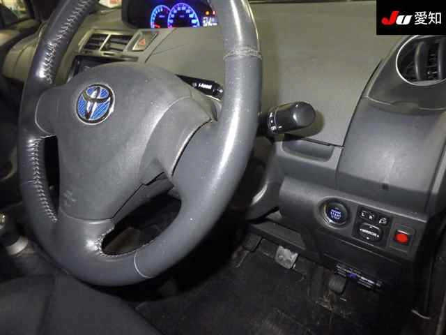 TOYOTA VITZ 2009