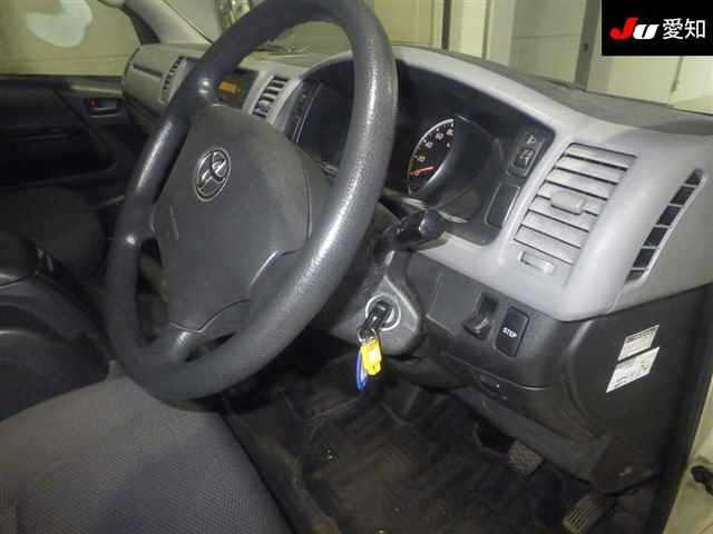 TOYOTA HIACE 2012