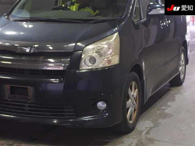 TOYOTA NOAH 2008