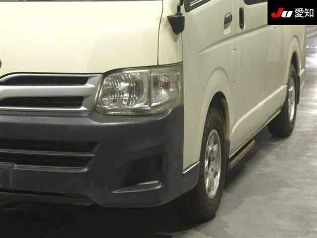 TOYOTA HIACE 2012