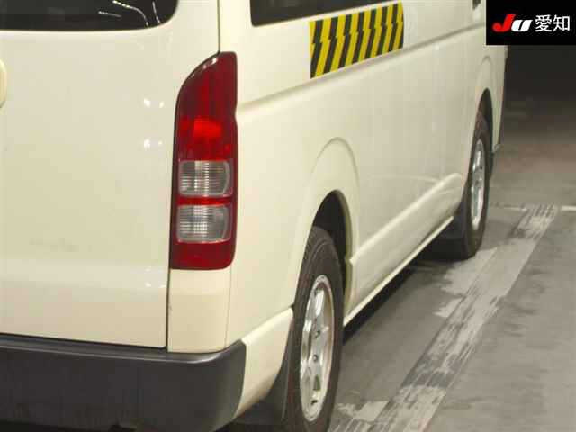 TOYOTA HIACE 2012