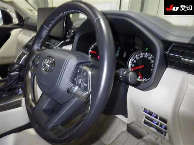 TOYOTA LAND CRUISER 2023